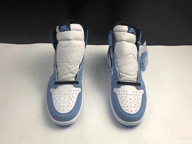 University Black Jordan1 499 Blue 555088-134 GoAnywhere White 0610